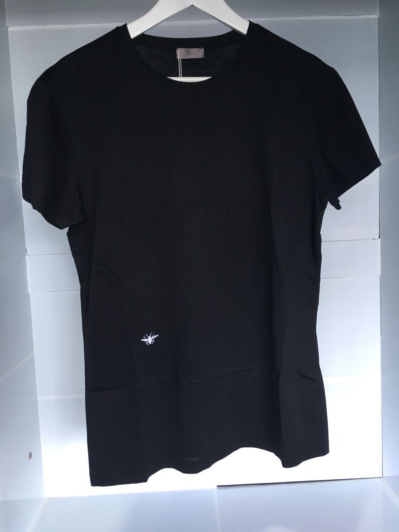 Cd tee (Category: Tshirts & Polo Shirts) located in Singapore. Submitted by iovjloong (Listing ID 270463408, Image 5). Description: New .