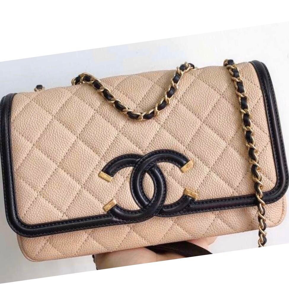 Chanel discount filigree flap