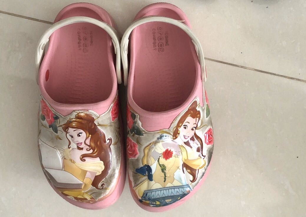 crocs raffles city