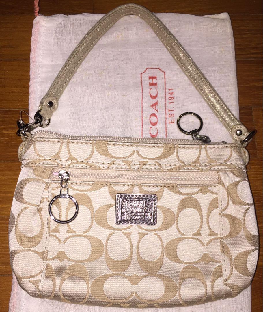 Sale BNWT Coach Poppy Signature Wristlet Women s Fashion Bags