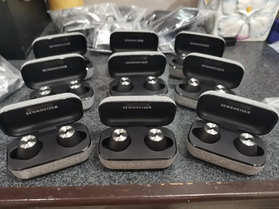 sennheiser momentum, Audio, Headphones & Headsets on Carousell
