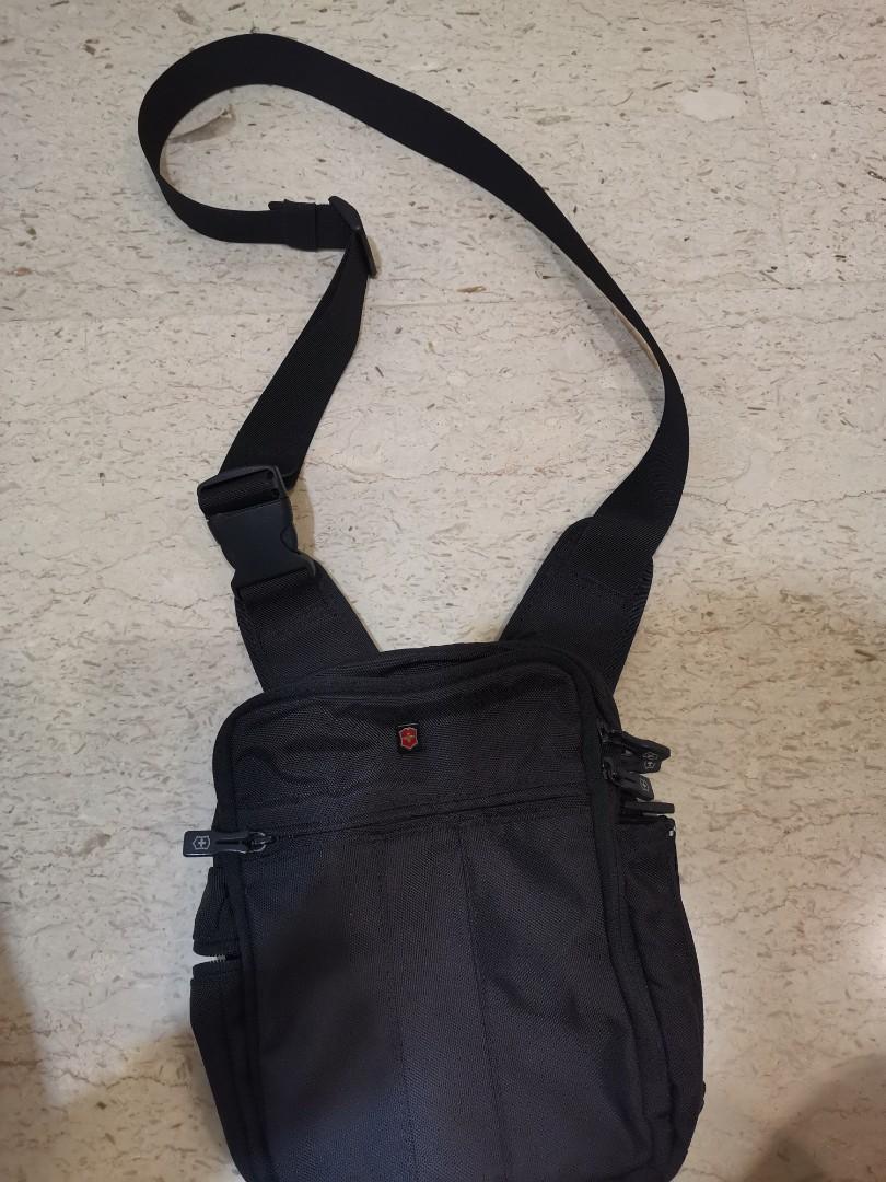 Victorinox shoulder bag /hip bag, Computers & Tech, Parts & Accessories