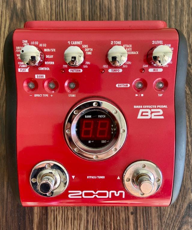 Zoom B2 Bass Multi Effects Pedal, Hobbies & Toys, Music & Media