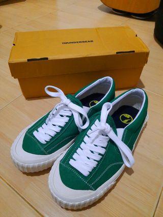 Sepatu Thunder Bear Easton 90s Green Size 41