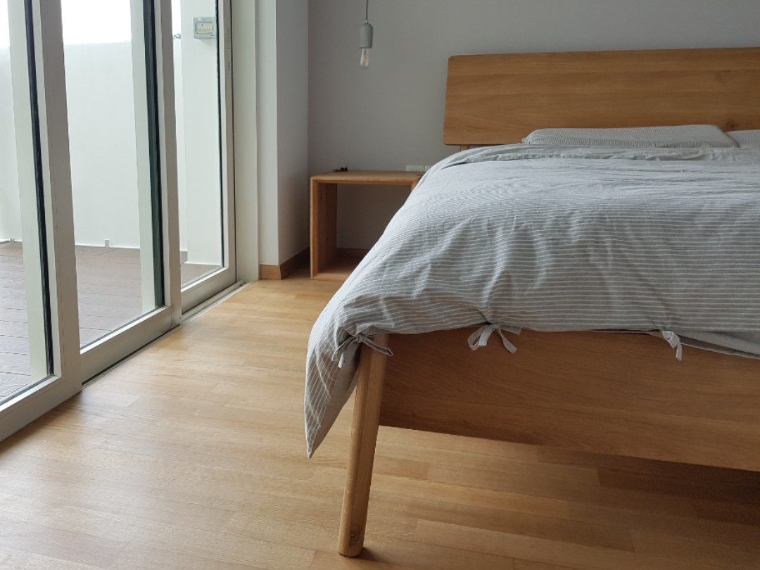 Ethnicraft Solid Wood Oak Air Bed Frame with Slats EU King, Furniture