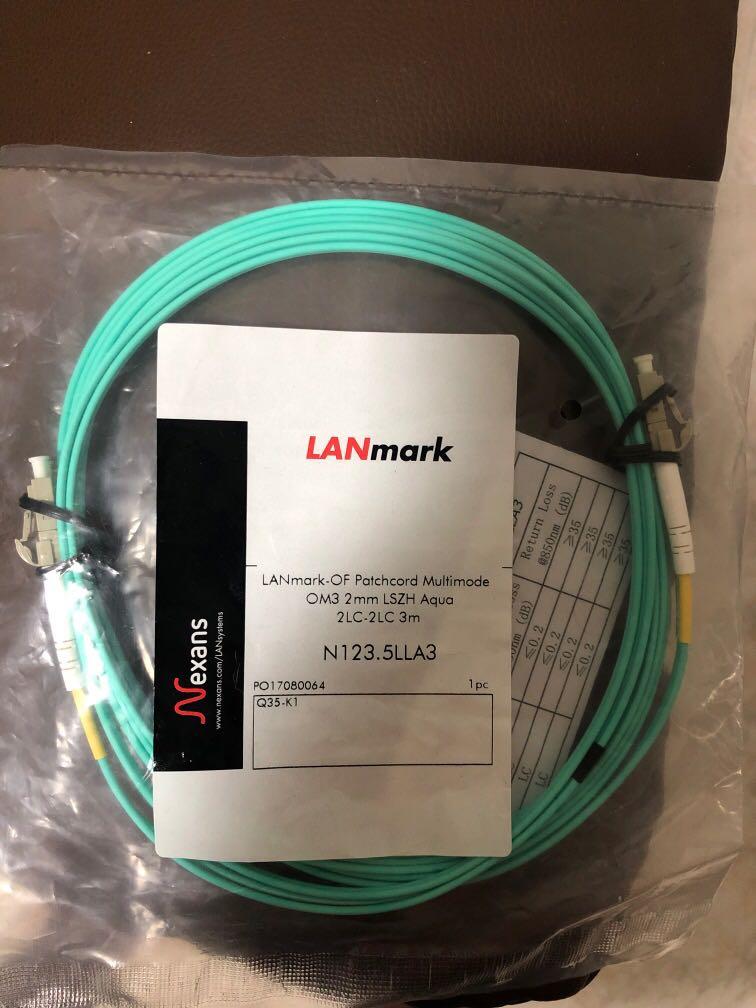 Fiber cable (Category: Cables & Adaptors) located in Singapore. Submitted by yongping91 (Listing ID 270585290, Image 1). Description: Optic fiber 3meter.