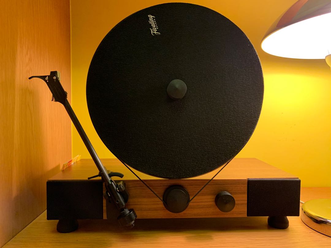 Gramovox Floating Record Vertical Turntable with AT95e AudioTechnica