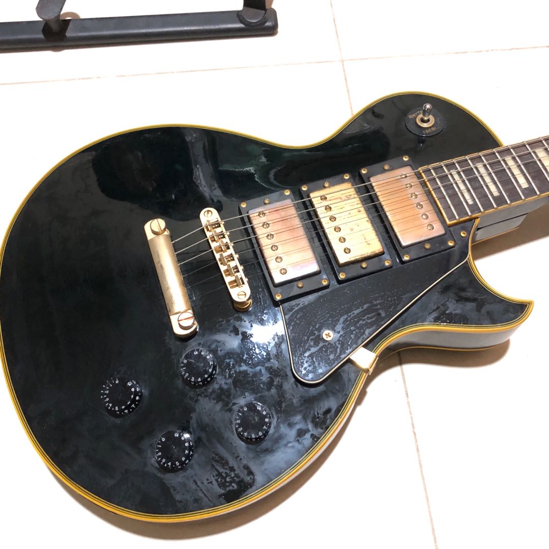 J & D Brothers Electric Guitar with Marshall Amplifier, Hobbies & Toys