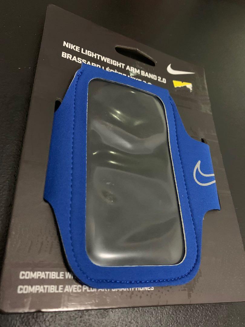 nike lightweight armband 2.0