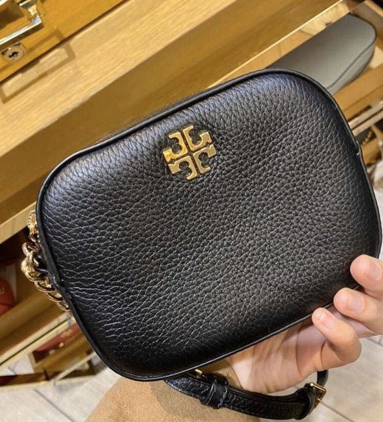 Tory Burch Round Logo Crossbody Black Sling Camera Bag from USA 🇺🇸,  Luxury, Bags & Wallets on Carousell