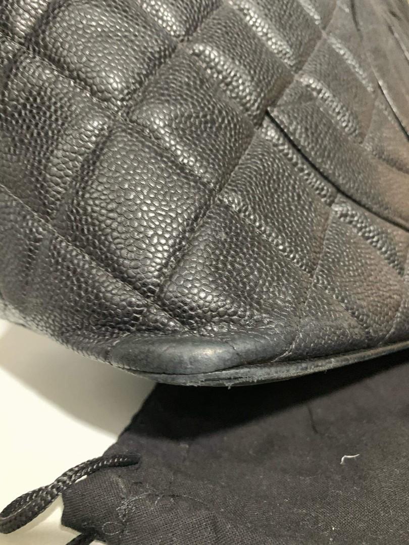 Authentic BLACK Chanel Medallion, CAVIAR. SILVER HARDWARE. (Category: Luxury Bags & Wallets) located in Pasig City. Submitted by candy_boxess (Listing ID 270895817, Image 3). Description: Authentic BLACK Chanel Medallion, CAVIAR. SILVER HARDWARE..
