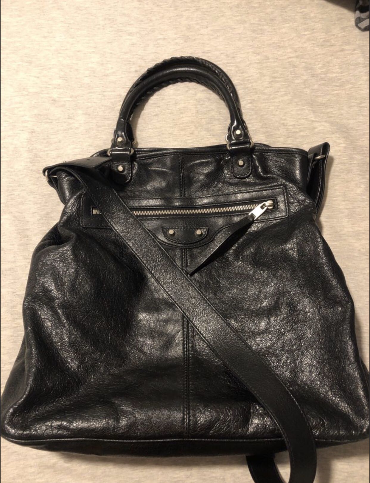 Balenciaga Messenger Bag, Women's Fashion, Bags & Wallets, Tote Bags on