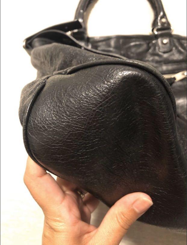 Balenciaga Messenger Bag, Women's Fashion, Bags & Wallets, Tote Bags on