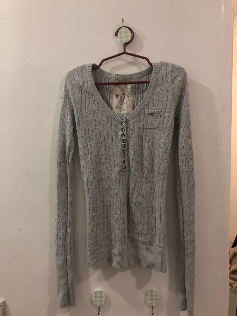 Hollister long sleeves (Category: Longsleeves) located in Taguig. Submitted by twinx (Listing ID 270854186, Image 1). Description: Good as new.