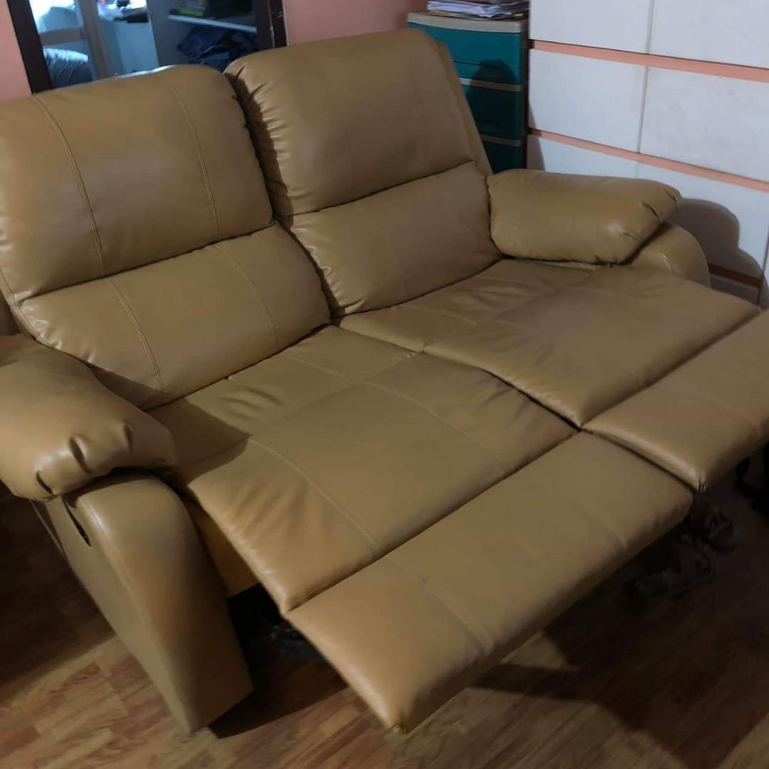 La-Z Boy Re-upholster (Category: Sofas) located in Quezon City. Submitted by villaarcaupholstery (Listing ID 270885007, Image 1). Description: .