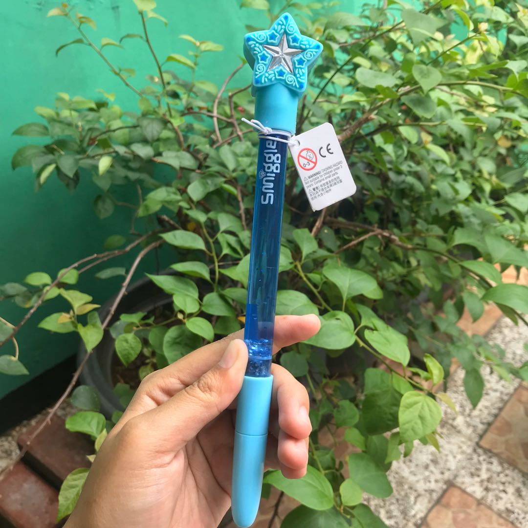 Smiggle magic pens