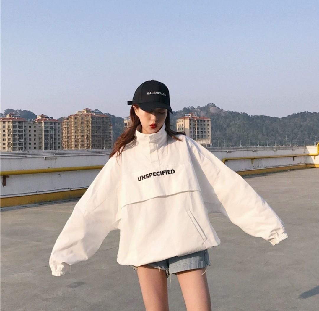 Oversized windbreaker sales outfit