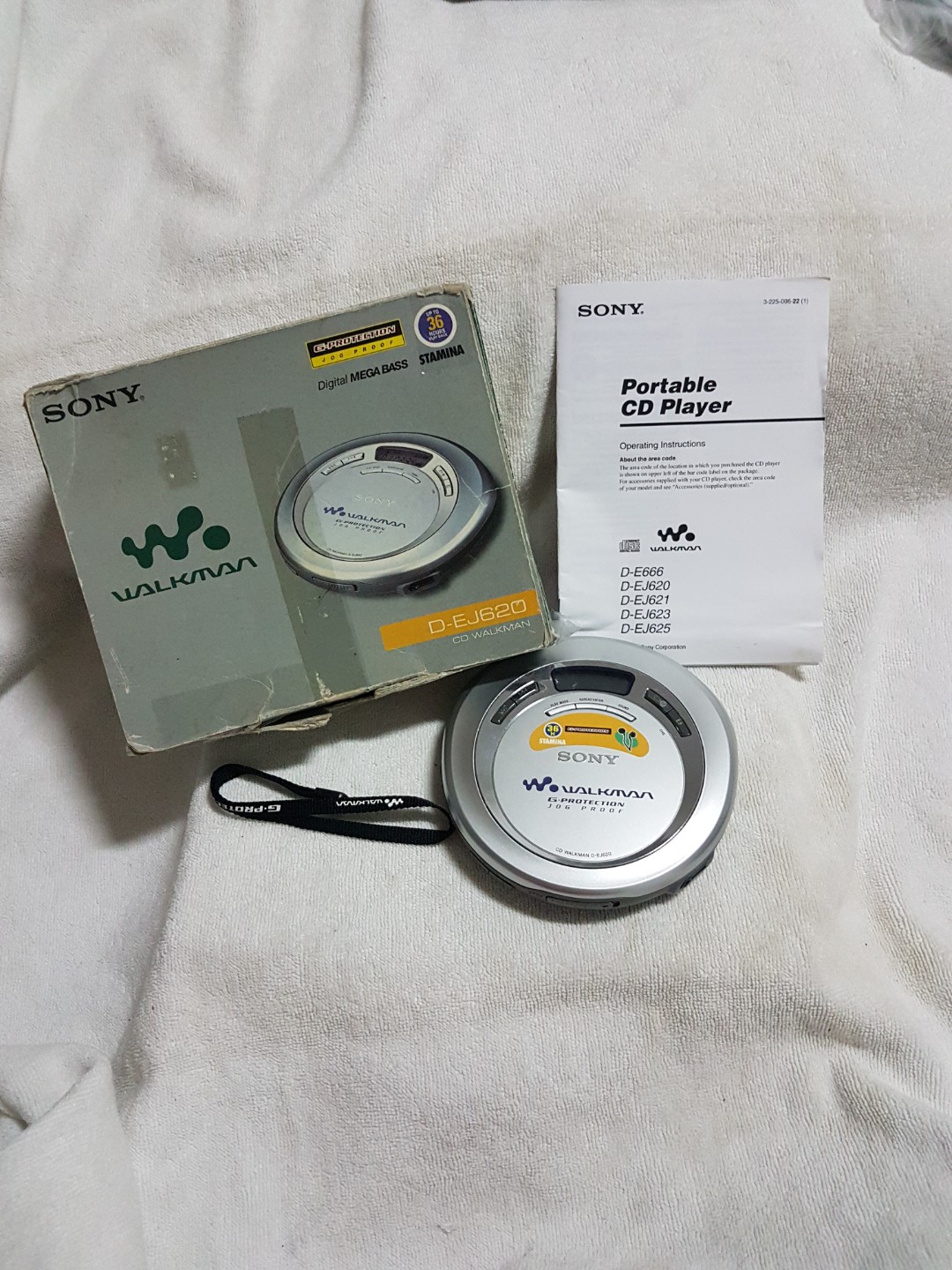 Vintage Sony DEJ620 Portable Personal CD Player / Discman / Walkman