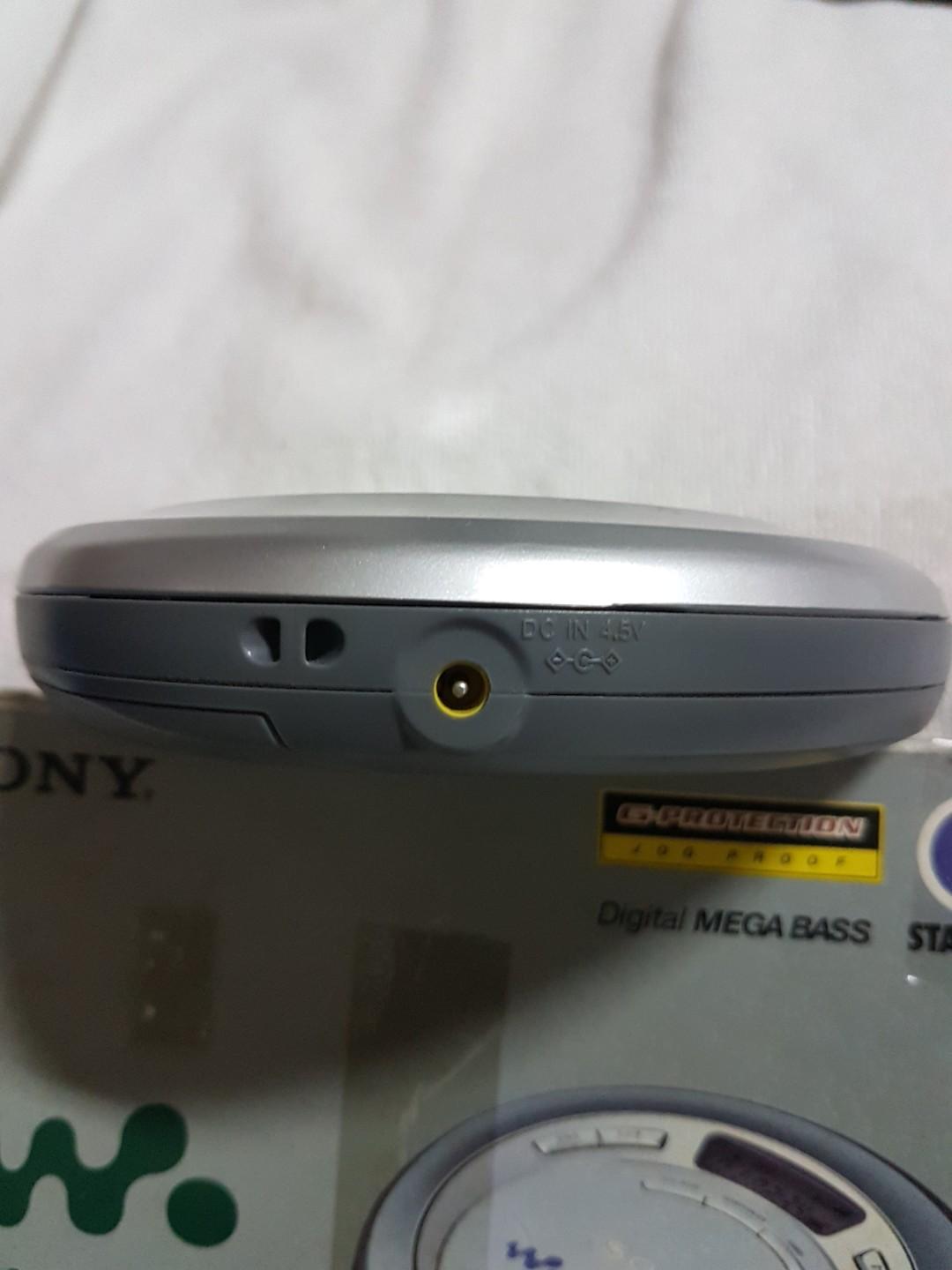 Vintage Sony DEJ620 Portable Personal CD Player / Discman / Walkman