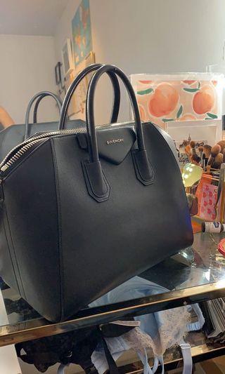 Givenchy Medium Antigona