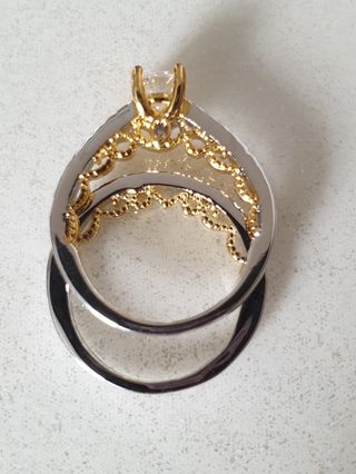 (Category: ) located in . Submitted by mona.collection (Listing ID 255037774, Image 1). Description: .