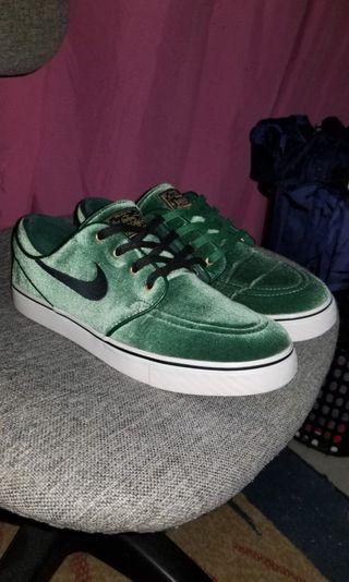 stefan janoski green velvet