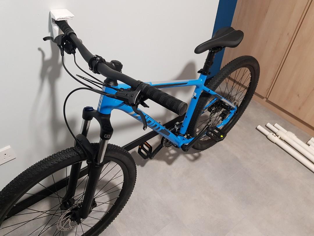 Giant atx 1 2020 top