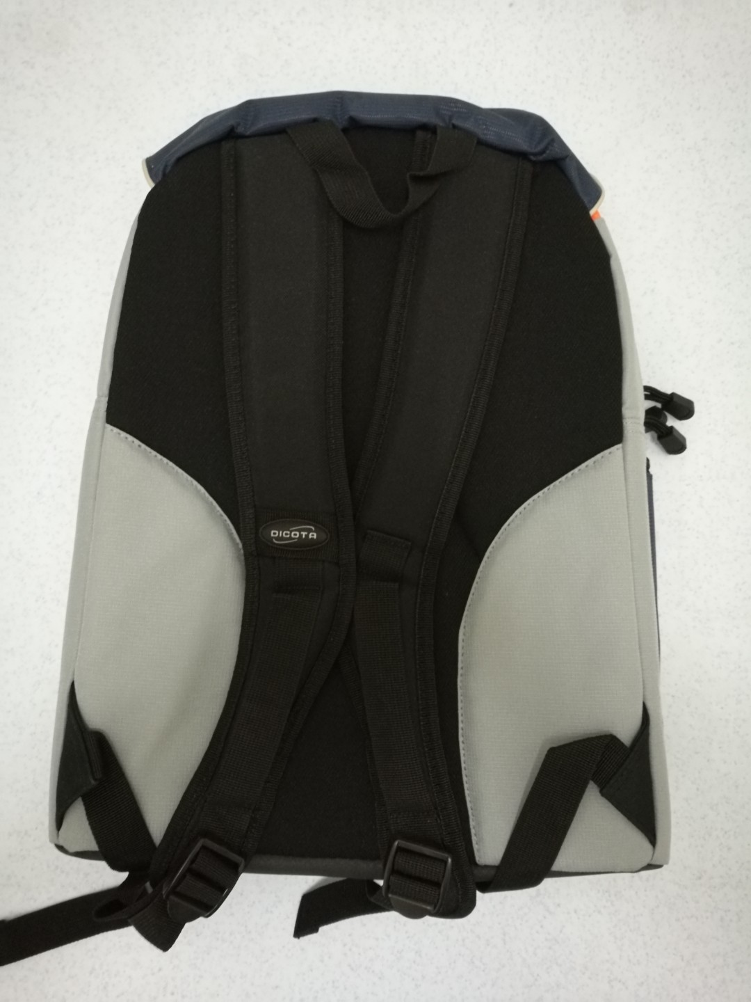 Backpack (Category: Bags & Wallets) located in Kuala Lumpur. Submitted by cmy2cmy (Listing ID 271067129, Image 2). Description: New Backpack let go. Never use, still new, good condition..