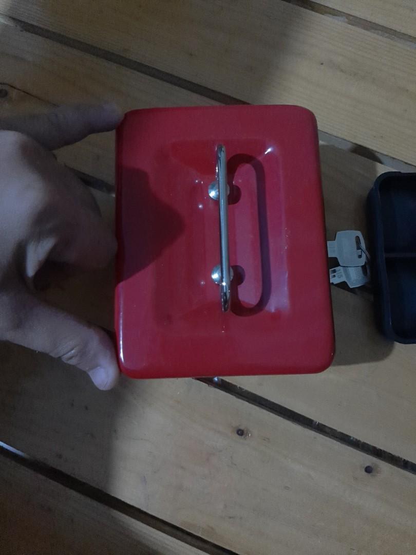 Cash Box (Category: Safe) located in Balagtas. Submitted by she_cruz (Listing ID 271050958, Image 1). Description: Brand new cash box.. good for jewelries storage.