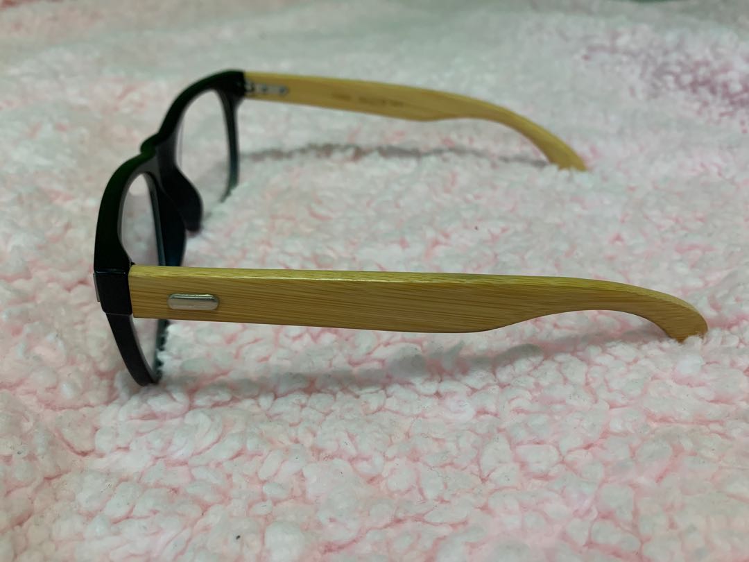 Eyeglasses (Category: Sunglasses & Eyewear) located in Mandaluyong City. Submitted by declutter_dens (Listing ID 271016295, Image 2). Description: .