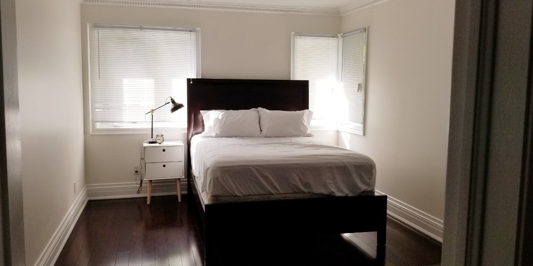 Large bedroom with walk-in-closet available Feb 1st.
