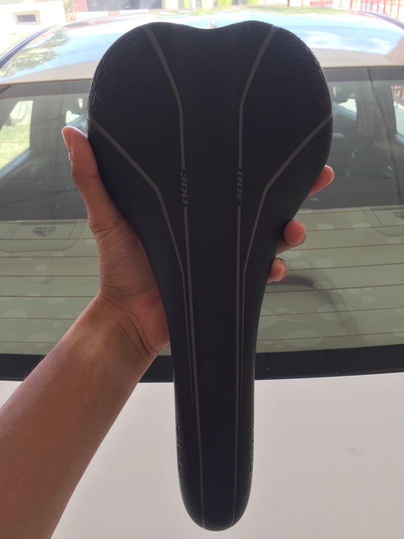 Oval concepts outlet 300 saddle