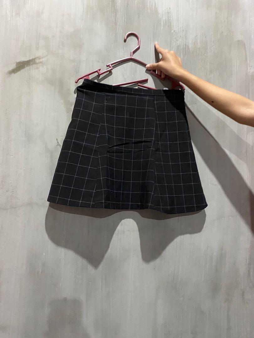 Sale!!!Plaid Skirt (Category: Skirts) located in Lipa City. Submitted by ithielle (Listing ID 271020720, Image 1). Description: Used only once in Taiwan Bought this online for 500.00 In excellent used condition .