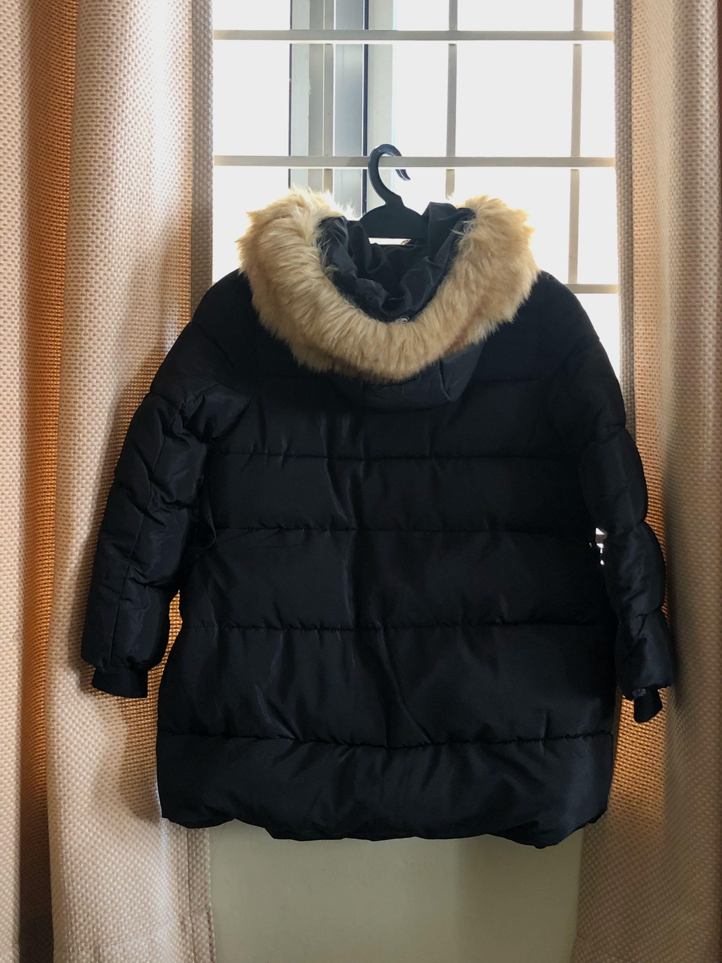 Winter Jacket (Category: Babies & Kids Fashion) located in Kuala Lumpur. Submitted by littlepepper (Listing ID 270949052, Image 2). Description: Worn twice only. Looks new. No defect. Unisex Soft & comfy material. With detachable fur @ hoodie. Suitable for age between 9/10 - 11/12 Height around 130cm - 140cm Very warm & suitable for 0-15c Bought @ Kok Kong Winter Wear, KL @ > RM200+ Now let got at a steal price as my girl has grown up, unable to 