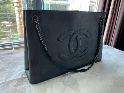 Genuine Chanel shoulder bag