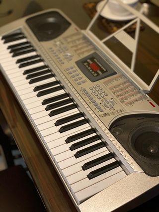 Keyboard Piano Davis D-606
