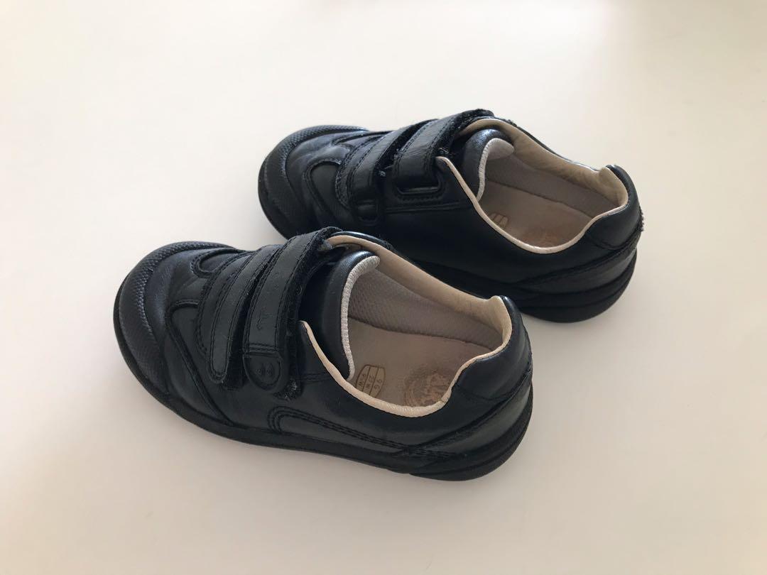 clarks school shoes size 9