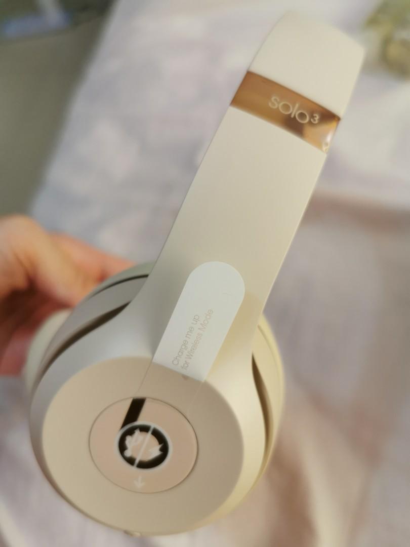 beats solo 3 satin gold