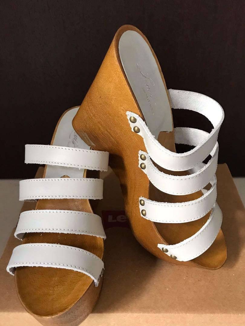 Levis wedges store