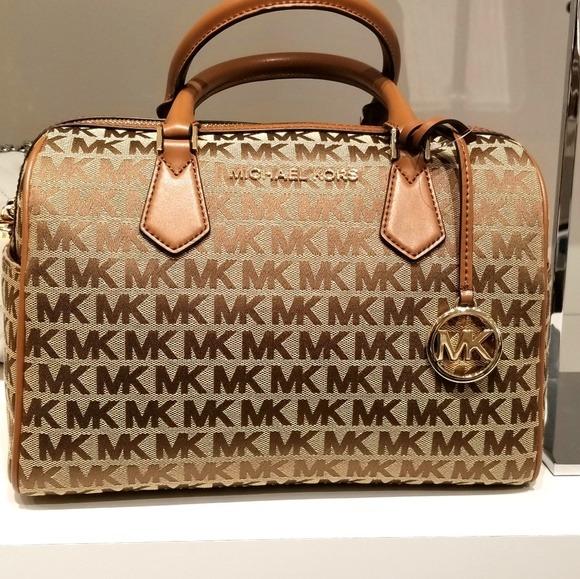 Michael kors bedford large duffle, Luxury, Bags & Wallets on Carousell