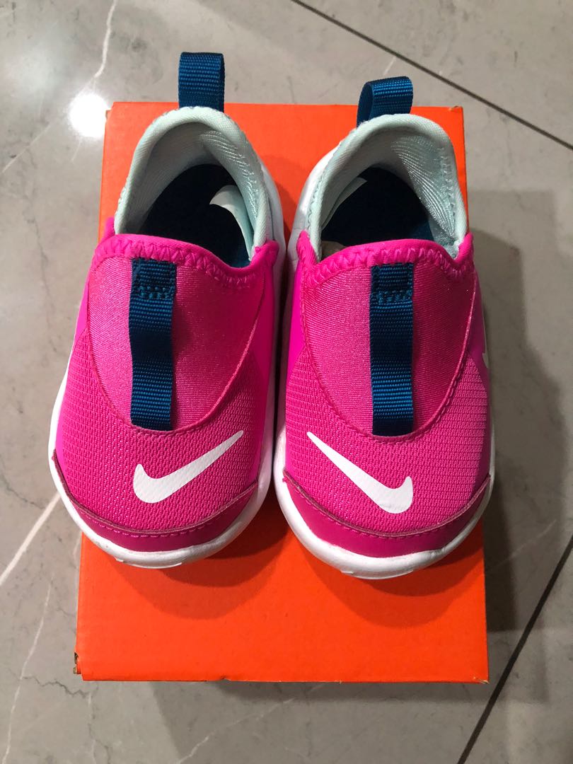 nike lil swoosh shoes