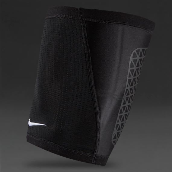 Nike pro combat hyperstrong thigh support guard sleeve size L *used, Health  & Nutrition, Braces, Support & Protection on Carousell
