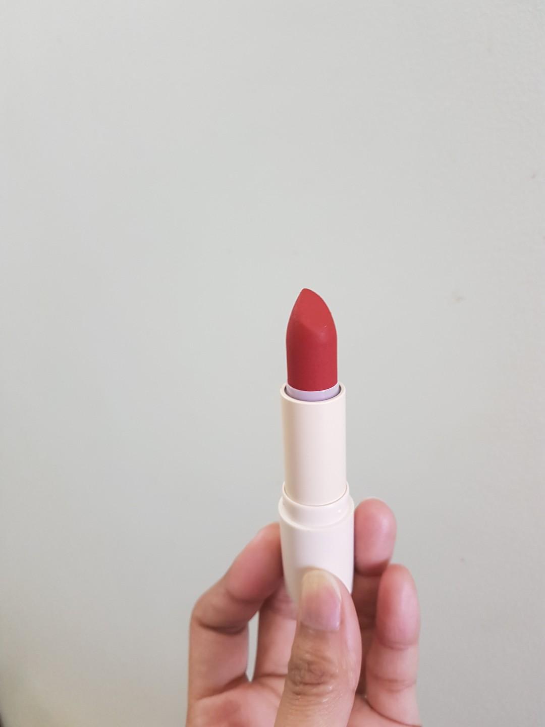 Sunnies Face Hot Sauce Matte (Category: Makeup) located in Makati City. Submitted by itsmecchai (Listing ID 271288582, Image 2). Description: Used only once to swatch, good as brand new Original price is PHP 345 RFS: impulse buy, i have too many lipstick already 🙂.