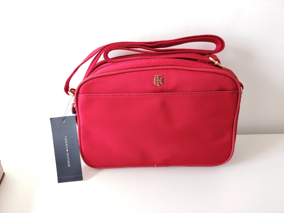 tommy hilfiger luggage red
