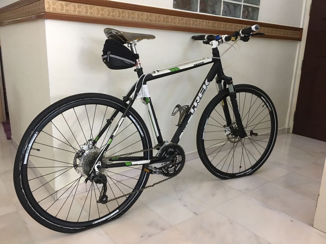 Trek cheap 7700 hybrid