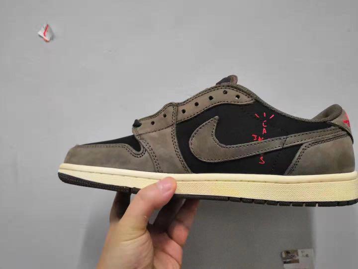 Air Jordan 1 x Travis Scott Low, 男裝, 鞋, 波鞋- Carousell