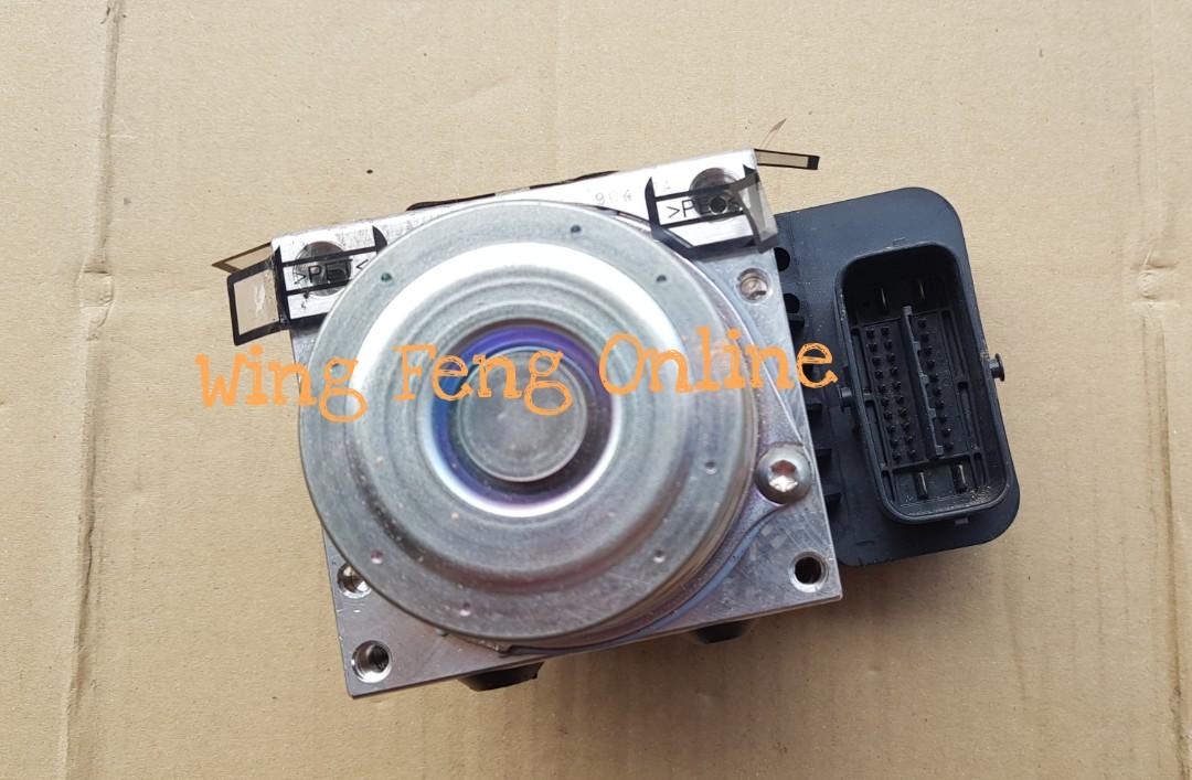 Genuine Toyota Hilux REVO GUN125 ABS Actuator Brake Pump, Auto