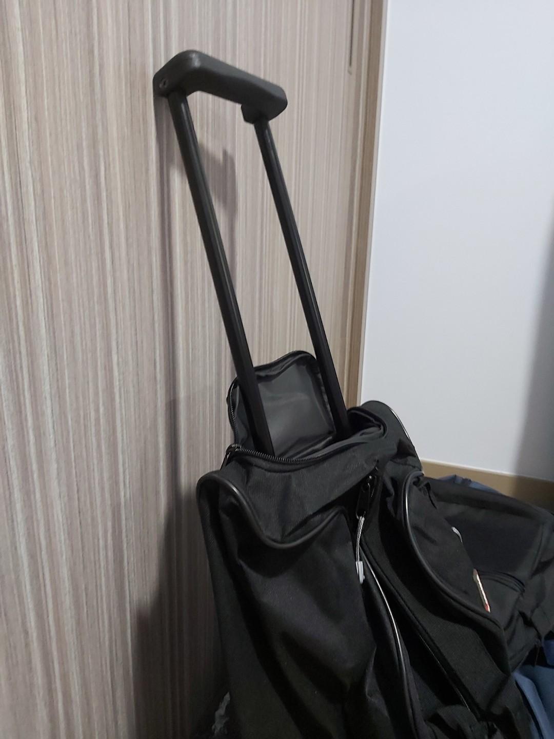 Giordano travel bag w wheels, Hobbies & Toys, Travel, Travel Essentials