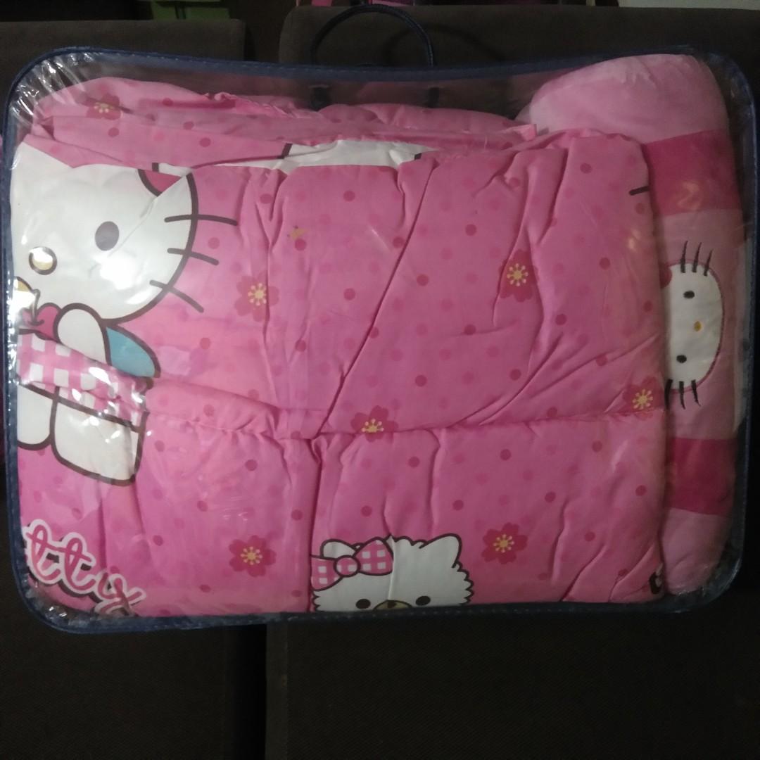 Hello Kitty Comforter and Pillows (Category: Cots & Cribs) located in San Fernando. Submitted by twinstedsunshine (Listing ID 271310582, Image 1). Description: Hello Kitty Comforter and Pillows for cribs new was given as a gift never used or opened #babyph #newbornph.