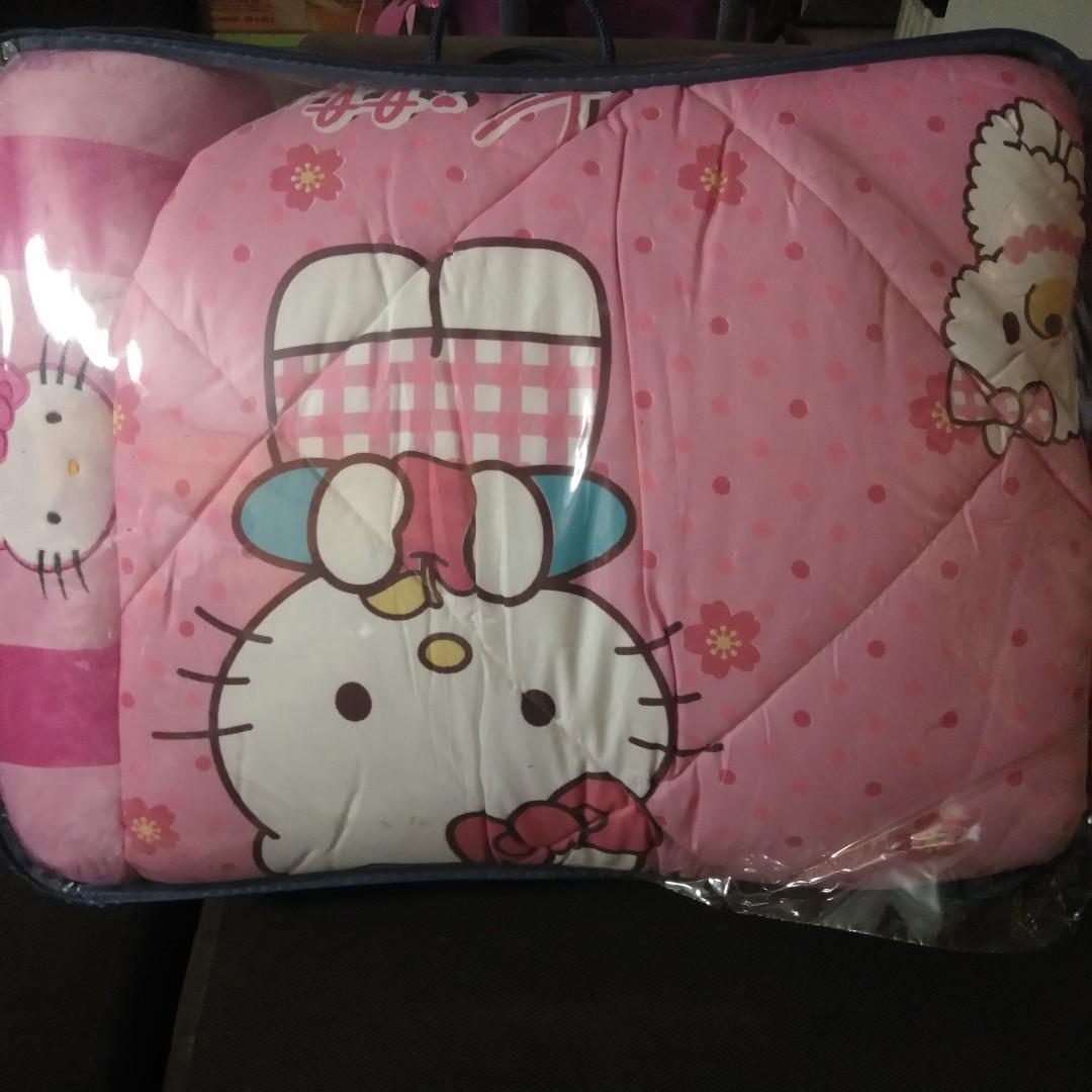 Hello Kitty Comforter and Pillows (Category: Cots & Cribs) located in San Fernando. Submitted by twinstedsunshine (Listing ID 271310582, Image 2). Description: Hello Kitty Comforter and Pillows for cribs new was given as a gift never used or opened #babyph #newbornph.